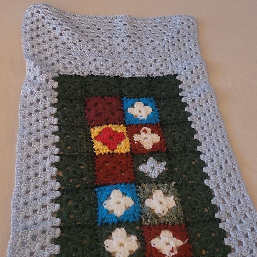 HAND knitted Table Runner - Picture 2 of 6